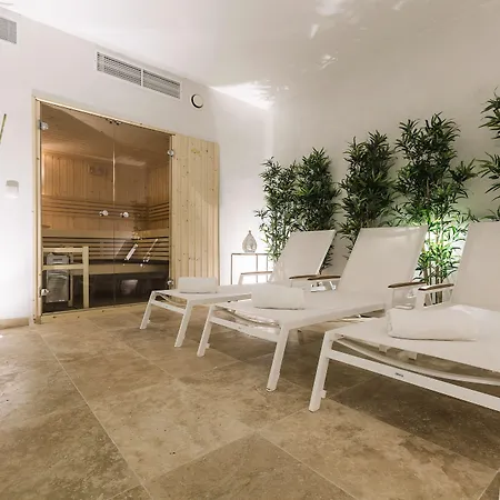 Two Pillows Boutique *