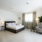 Two Pillows Boutique Hostel