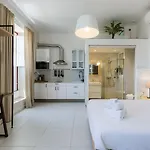 Hostel Two Pillows Boutique Sliema