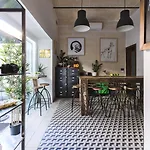 Two Pillows Boutique Hostel *