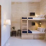 Two Pillows Boutique *