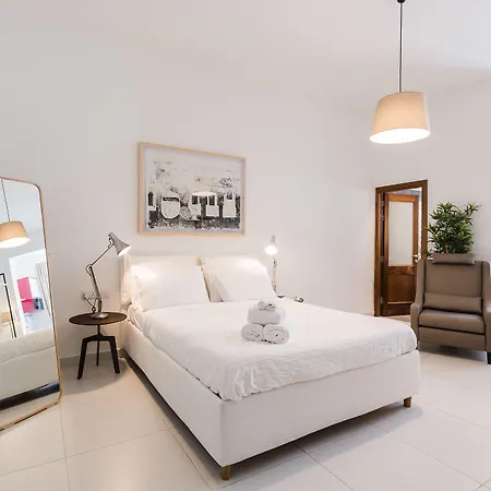Two Pillows Boutique Hostel