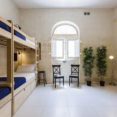 Two Pillows Boutique