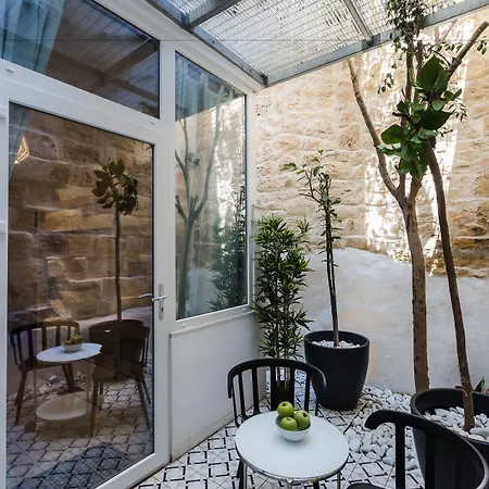 Two Pillows Boutique Sliema