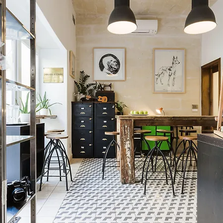 Hostal Two Pillows Boutique Sliema