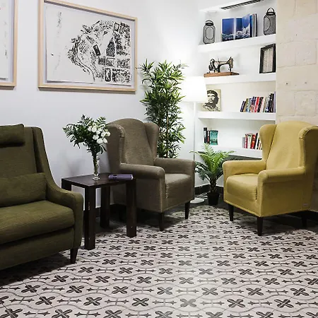 Two Pillows Boutique Hostel *