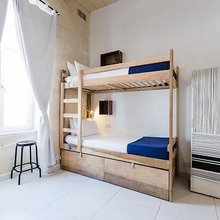 Two Pillows Boutique Hostel *