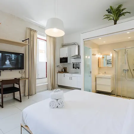 Two Pillows Boutique Hostel *