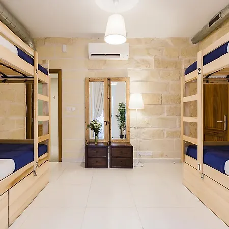Two Pillows Boutique * Sliema