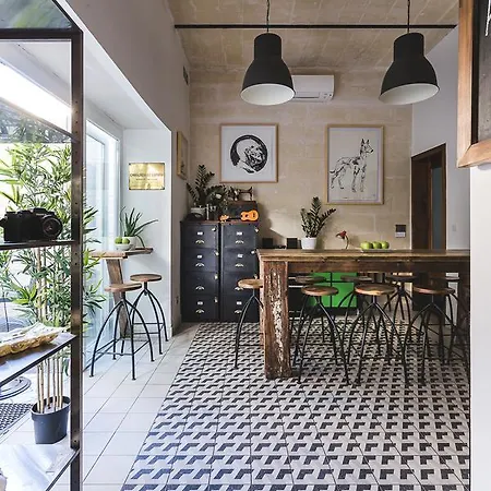 Two Pillows Boutique Hostel