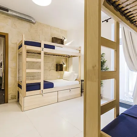 Two Pillows Boutique Hostel *