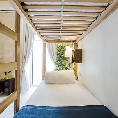 Two Pillows Boutique Hostel