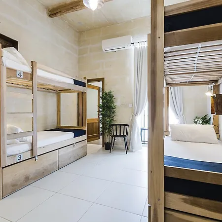 Two Pillows Boutique Hostel *