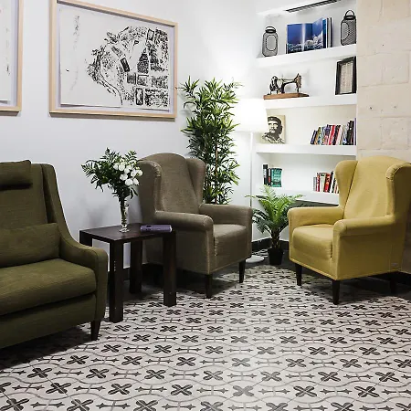 Two Pillows Boutique Hostel