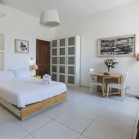 Two Pillows Boutique Hostel *