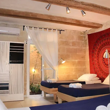 Two Pillows Boutique * Sliema