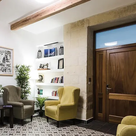 Hostel Two Pillows Boutique Sliema
