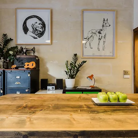 Hostel Two Pillows Boutique Sliema