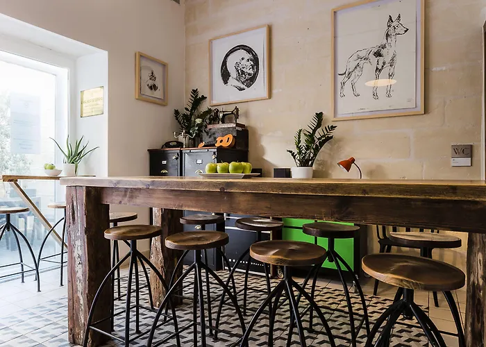 Two Pillows Boutique Слима