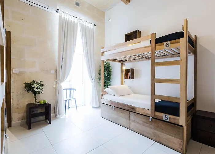 Хостел Two Pillows Boutique Слима