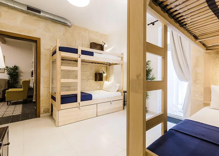 Two Pillows Boutique Hostel *