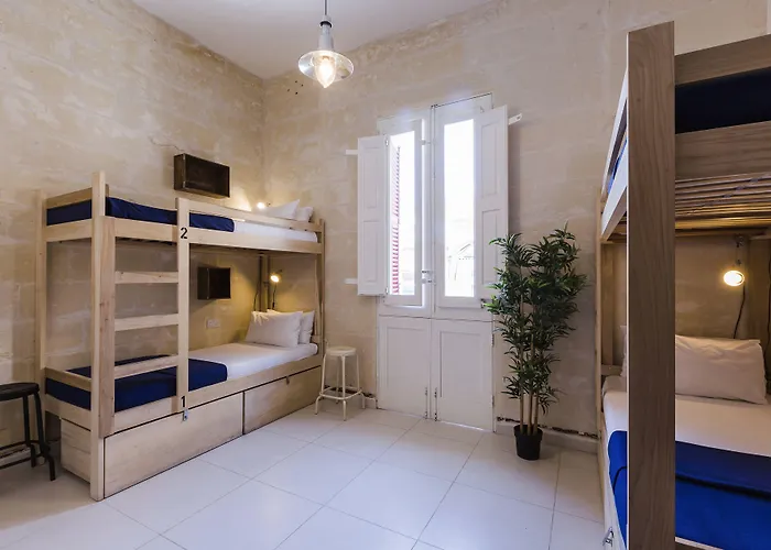 Two Pillows Boutique Слима