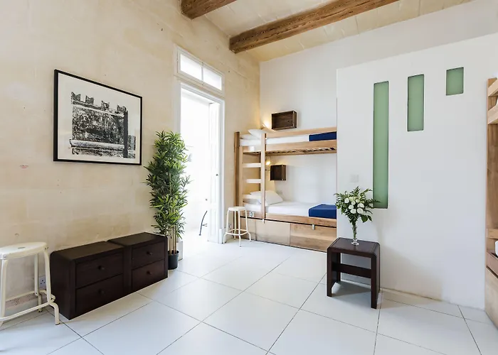 Two Pillows Boutique Слима