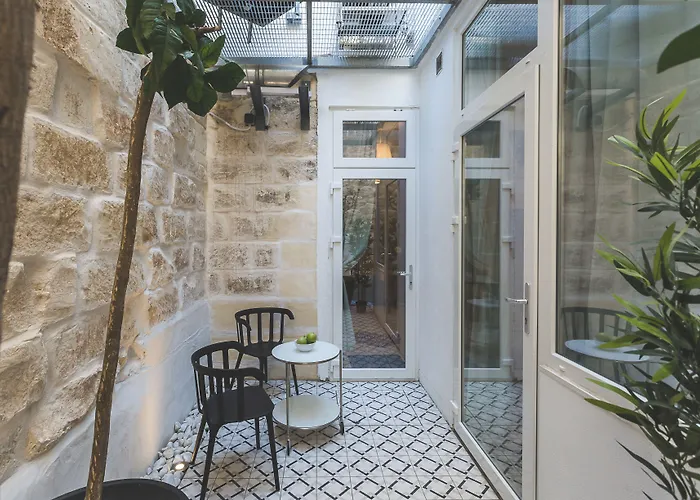 Two Pillows Boutique Hostel