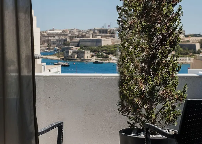 투 필로우즈 부티크 호스텔