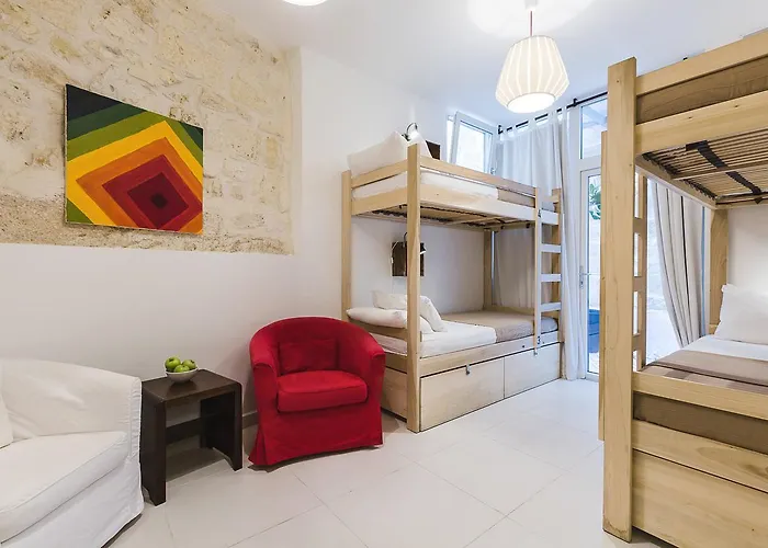 Two Pillows Boutique Hostel