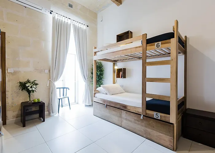 Two Pillows Boutique Hostel *