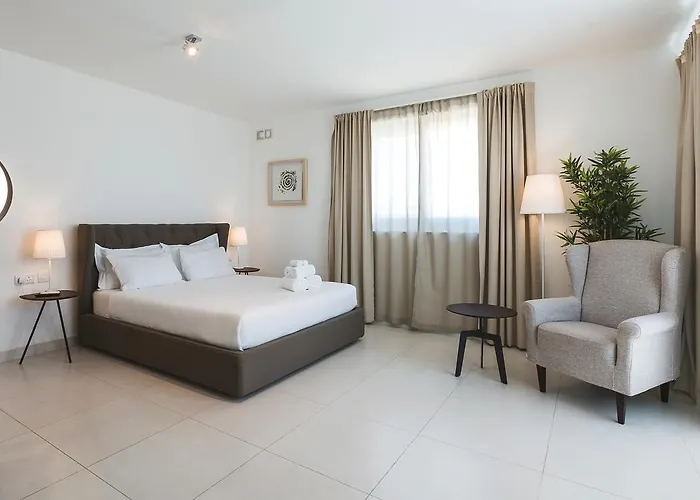 Two Pillows Boutique