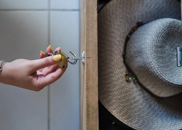 호스텔 투 필로우즈 부티크 *