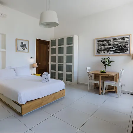 Two Pillows Boutique *