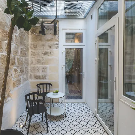 Two Pillows Boutique Hostal