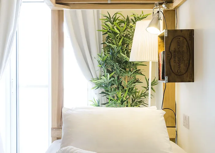 Two Pillows Boutique *