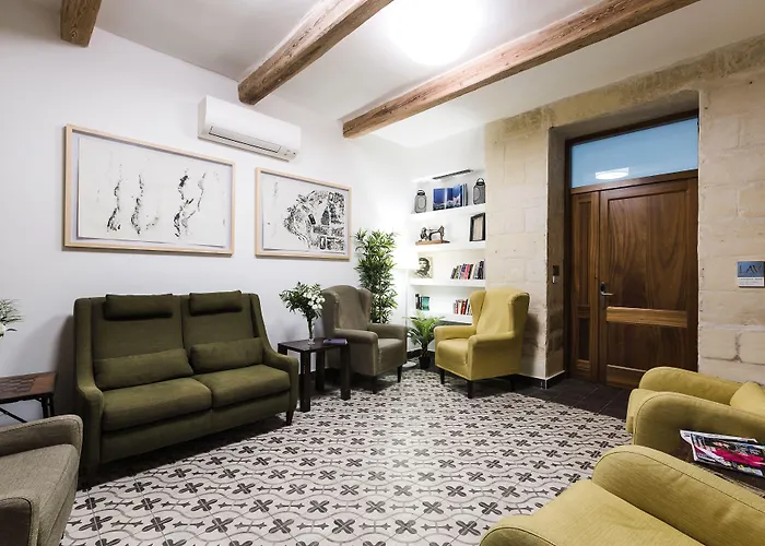 Two Pillows Boutique