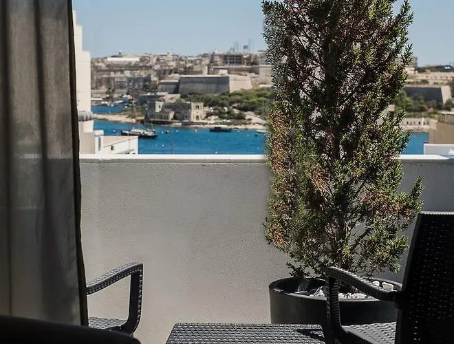 Two Pillows Boutique *