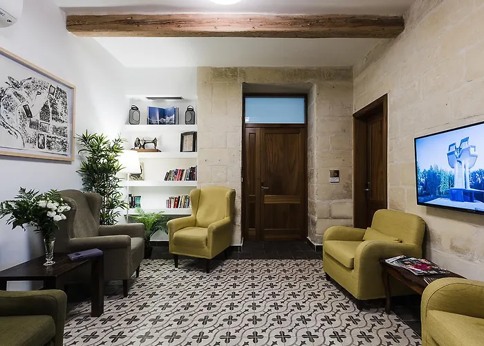 Two Pillows Boutique Hostel